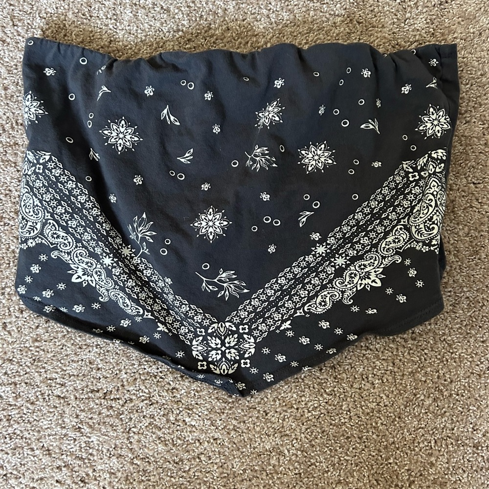 Blue and white cropped bandana shirt